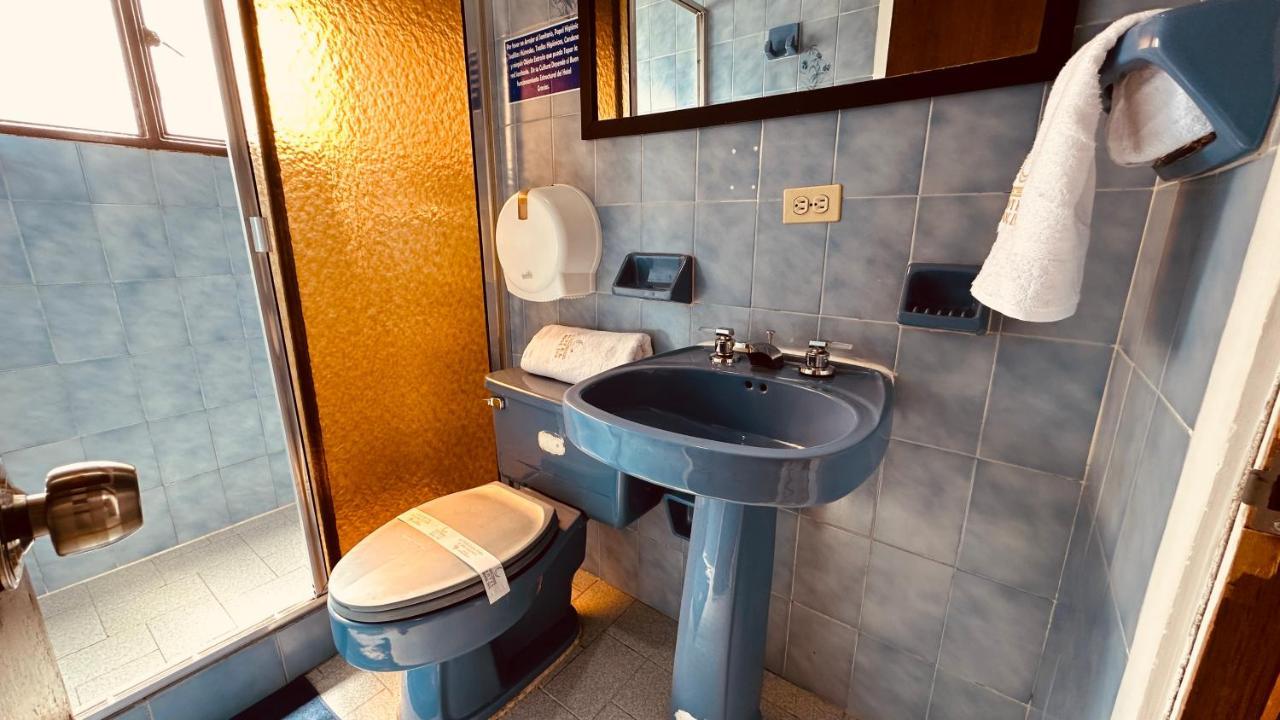 Rook Hotel *